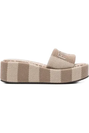 Fendi Sandaler med logobroderi