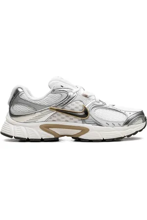 Nike V5 RNR Parachute Beige/Metallic Pewter sneakers
