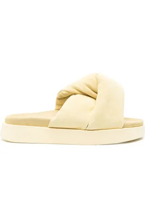 INUIKII Oversize sandaler i hør med knude