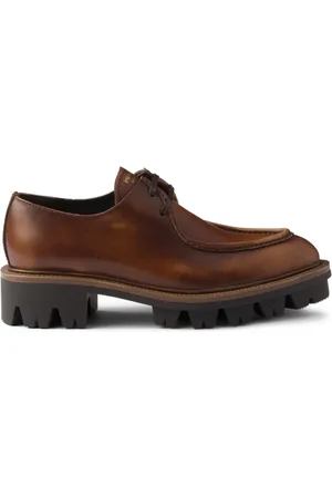 Prada Oxford-sko med snøre og kraftig hæl