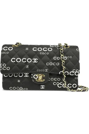 CHANEL Skuldertaske med dobbelt flaplukning og logotryk fra 2002
