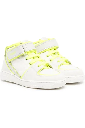 Fendi Sneakers i ruskind med kontrastkant og paneler