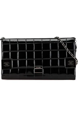 CHANEL Lakeret CC Chocolate Bar skuldertaske med kæde fra 2000-2002