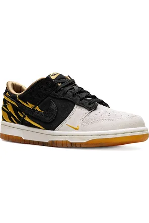 Nike Dunk Low Year of the Tiger (2022) - Phantom/Black-Sail-Light Zitron sneakers