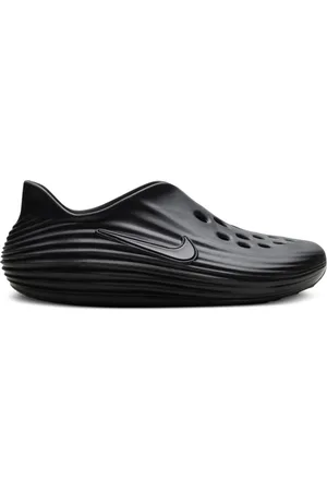 Nike ReactX Rejuven8 Triple Black sneakers