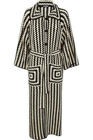 By Malene Birger Dina frakke med geometrisk mønster
