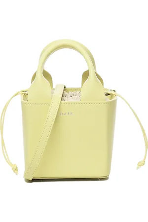 D.A.T.E. Cube bucket-taske