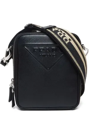 Prada Skuldertaske med trekantet logo fra 2015-2024