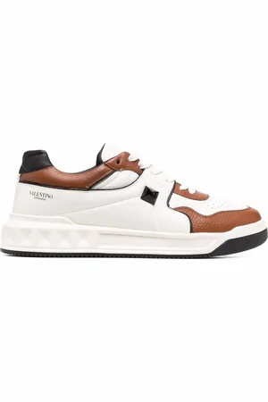 VALENTINO GARAVANI Low-top Roman Stud sneakers
