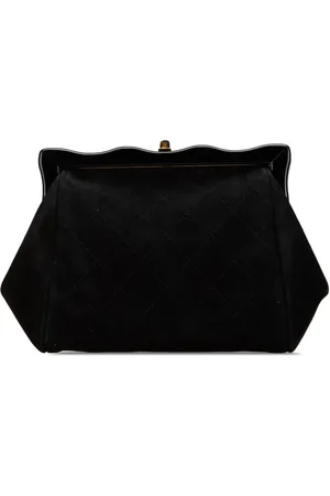 CHANEL Quiltet CC Kiss Lock clutch i ruskind fra 1996-1997
