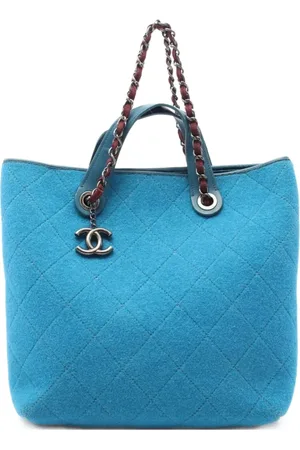 CHANEL Skuldertaske i matelassé fra 2011