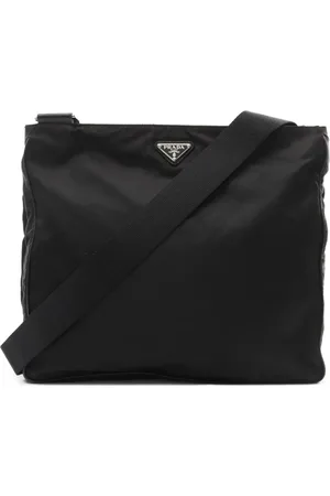 Prada Skuldertaske med trekantet logo fra 2000