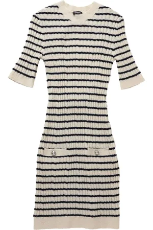 CHANEL Stribet strikkjole fra 2023
