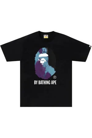A Bathing Ape By Bathing Ape T-shirt med batiktryk