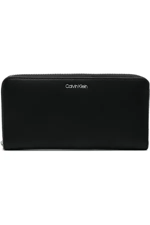 Calvin Klein Pung med logobogstaver