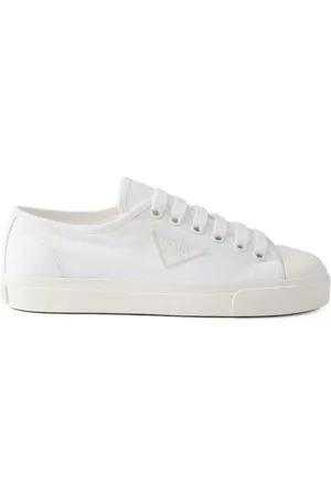 Prada Sneakers i kanvas med trekantet logo