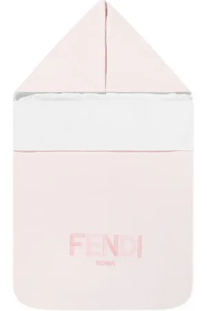 Fendi Sovepose med broderet logo