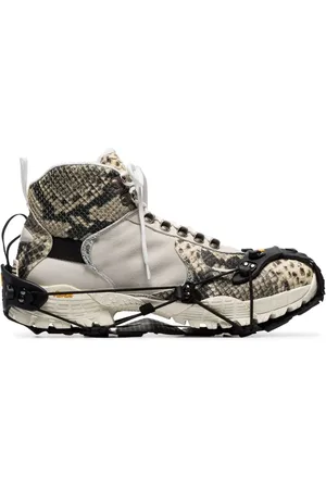 1017 ALYX 9SM Beige og sorte high-top sneakers i læder med slangeskinds-effekt