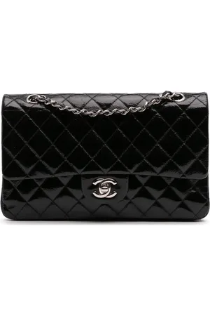 CHANEL Mellemstor klassisk Double Flap skuldertaske med lakering fra 2006-2008