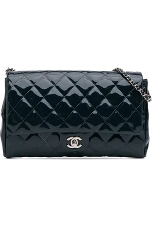 CHANEL Quiltet lakeret CC skuldertaske fra 2012-2013