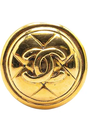 CHANEL Rund guldbelagt quiltet CC broche fra 1970-1980