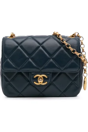 CHANEL Lille quiltet firkantet CC crossbody-taske med flaplukning i lammeskind fra 2021-2025