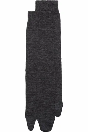 Maison Margiela Ribstrikkede strømper med Tabi-tå