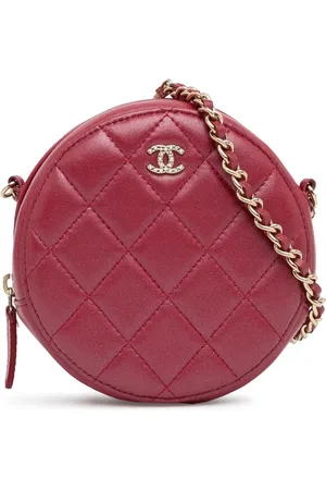 CHANEL Quiltet rund crossbody-clutch i lammeskind med perle fra 2020