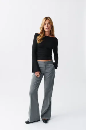 Gina Tricot Relaxed bootcut trousers - utsvingede habitbukser - Grå - 36 - Dame