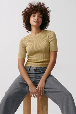 Gina Tricot Metallic knitted tee - Kortærmede strikkede trøjer - Guld - XS - Dame