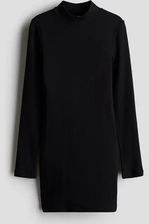 H&M Ribbet kjole med turtleneck