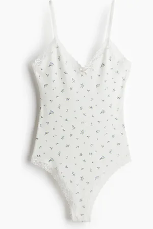 H&M Body i bomuld med blondekant