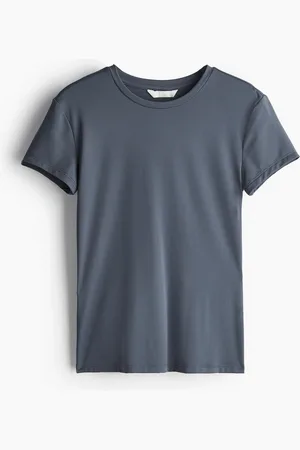 H&M Tætsiddende T-shirt