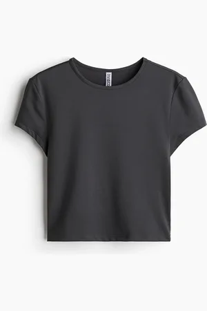 H&M Tætsiddende T-shirt