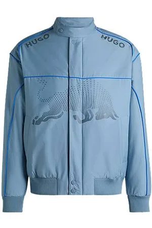 HUGO BOSS Vandskyende jakke fra x RB med tyregrafik og degradé-effekt
