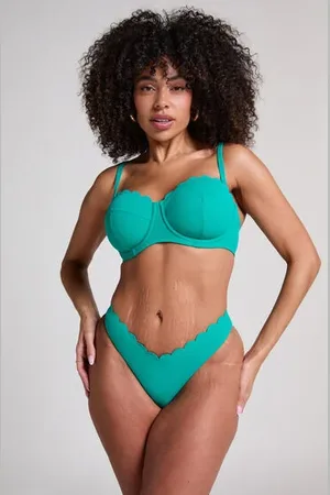 Hunkemöller Højskåret Bikinitrusse Scallop