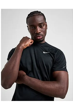 Nike Stride T-Shirt