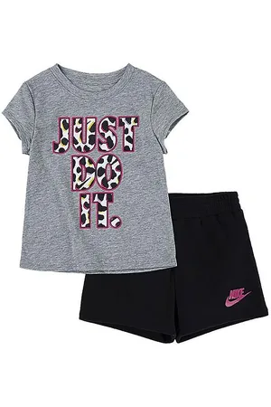 Nike ShortssÃ¦t - T-shirt/Shorts - On The Spot - Sort/GrÃ¥
