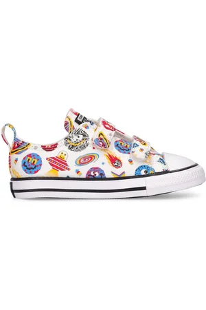 Converse Chuck Taylor Canvas Sneakers
