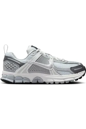 Nike Vomero 5 Sneakers