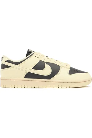 Nike Dunk Low Sneakers