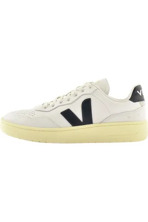 Veja V 90 Leather Trainers