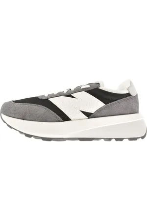 New Balance 370 Trainers