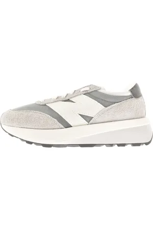 New Balance 370 Trainers