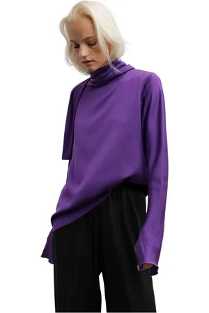 Ahlvar Gallery Bluser & Skjorter, Dame, Lilla, XS, Silke Lilla Bluse med Dobbelt Krave