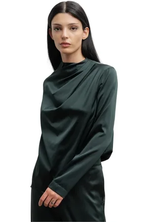 Ahlvar Gallery Bluser & Skjorter, Dame, Grøn, XS, Satin, Silkesatinbluse med asymmetriske folder