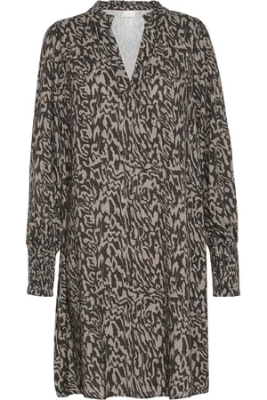 Kaffe Kjole, Dame, Flerfarvet, L, Uld, Grafiske Linjer Kjole med Smock Manchetter