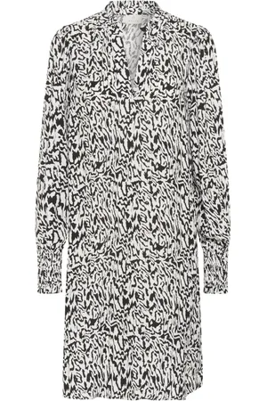 Kaffe Kjole, Dame, Sort, L, Uld, Grafiske Linjer Kjole med Smock Manchetter