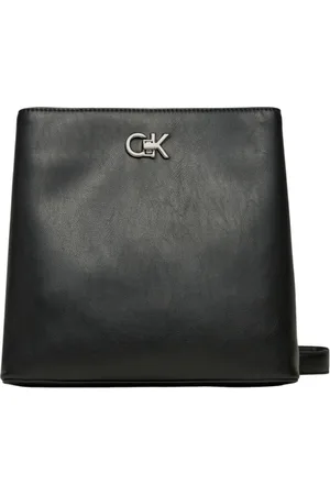 Calvin Klein Taske, Dame, Sort, ONE SIZE, Uld, Sort skuldertaske med magnetlukning