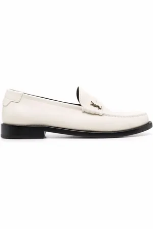 Saint Laurent Sko, Dame, Hvid, 36 EU, Pearl Lambskin Monogram Plaque Loafers